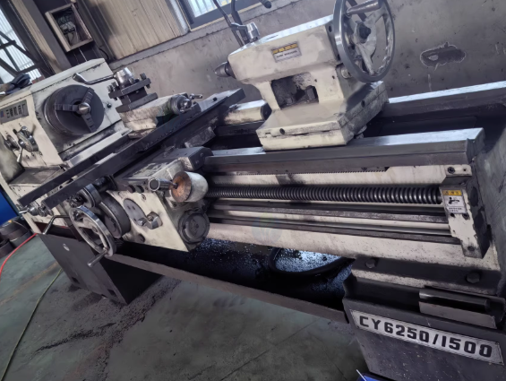 泰州市地区工厂处理云南机床厂CY6250/1500车床