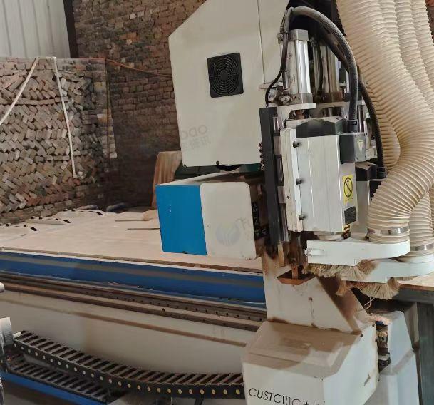 洛阳市地区处理封边机、雕刻机、覆膜机、冷压机等木工设备