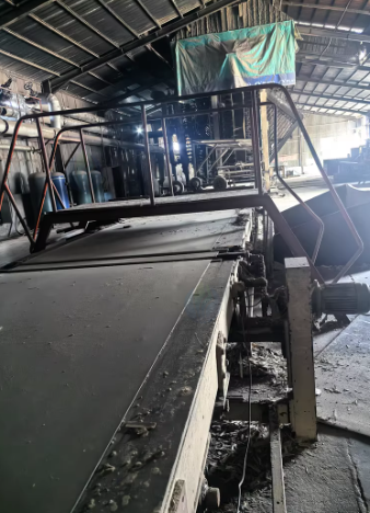 菏泽市地区工厂处理生物质锅炉 预压机 横截锯 压机18层 液压站 凉板架等