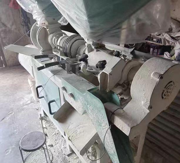 郑州市地区个人处理饲料混合机、清粮机、玉米分离机、磨面机、搅拌机等