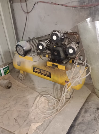 枣庄市地区工厂处理双头锯 组角机 气泵等成套门窗加工设备