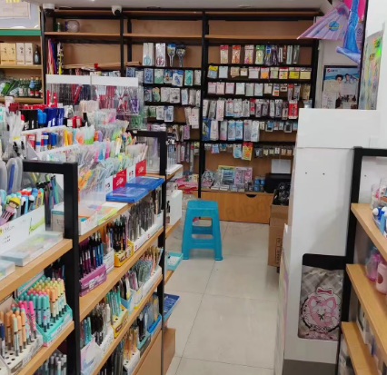 重庆地区文具店处理货架