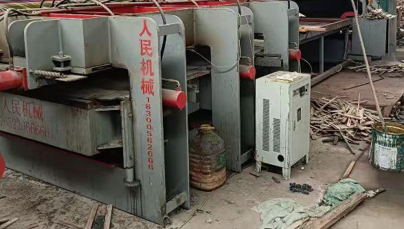 开封市地区工厂处理热压机、模板、多片推台锯、断头锯、合力叉车等