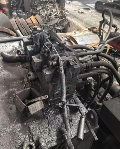 无锡市地区工厂处理250T方宏液压打包机