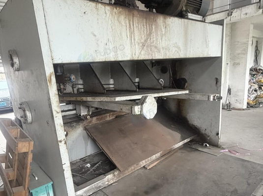 泰州地区工厂处理63T冲床1台、剪板机1台