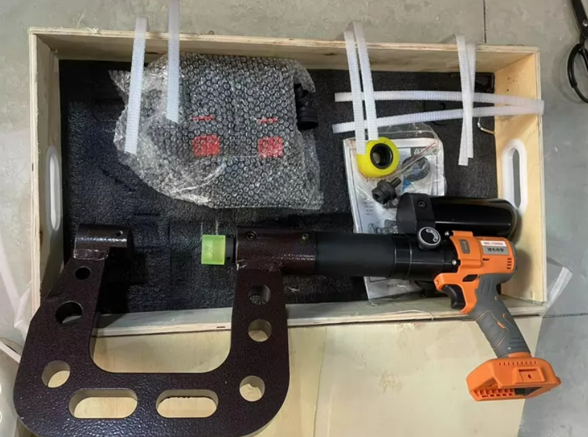 蚌埠市地区处理桥架、光伏板、不锈钢电动液压冲孔器、送4套模头