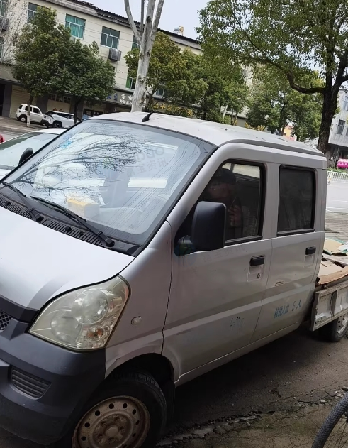 漯河市地区个人处理五菱荣光小卡双排