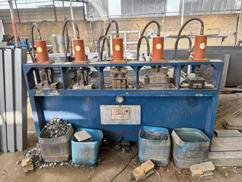 石家庄市地区处理拼接门冲孔设备全套模具