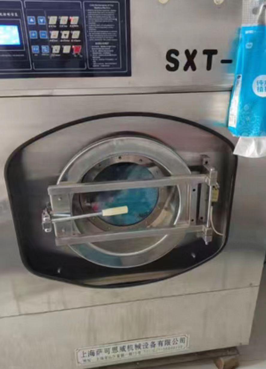 武威市地区干洗店转让处理石油干洗机、水洗机、烘干机、熨烫台、蒸汽发生器、衣物打包机等