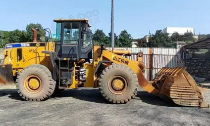 宜昌市地区处理山工660D装载机