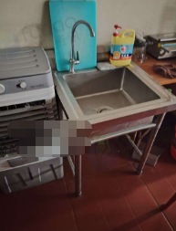 莆田市地区处理2个展示柜、货架、单孔水池