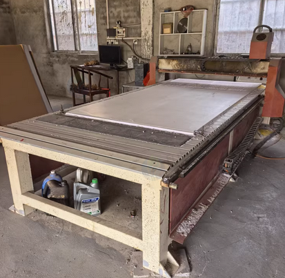 南宁市地区停产处理1批广告设备