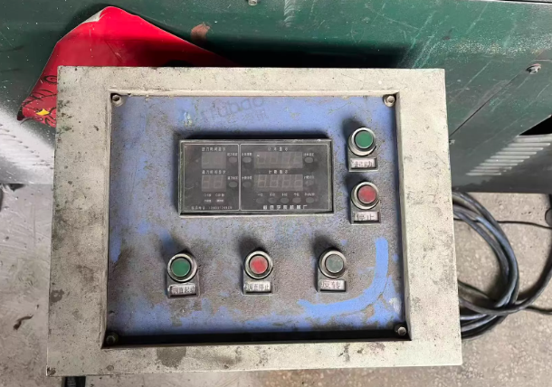 无锡市地区工厂处理线材自动调直下料机1台、卧式拉丝机一套