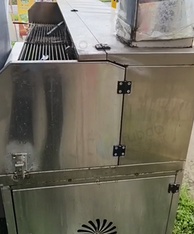 重庆地区自用处理烧烤架、桌凳、冰箱、冰柜