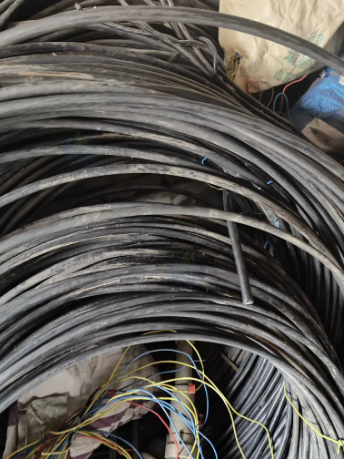 菏泽市地区处理4根230米125带皮铝线