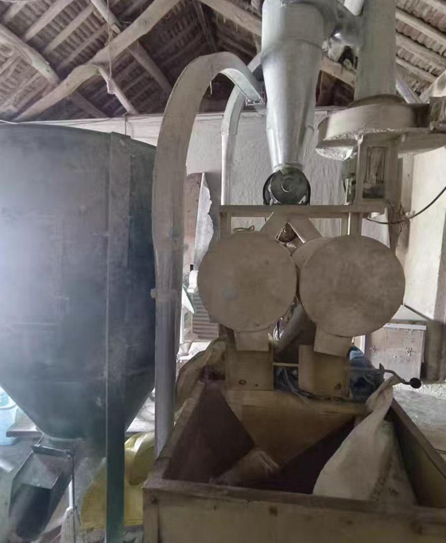 郑州市地区个人处理饲料混合机、清粮机、玉米分离机、磨面机、搅拌机等