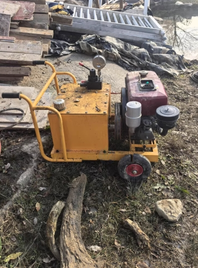 宣城地区处理空压机、三套劈裂机、两套风暴钻