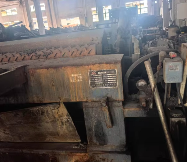 广元市地区木材卷皮厂处理一整套生产线，夹木机，叉车等