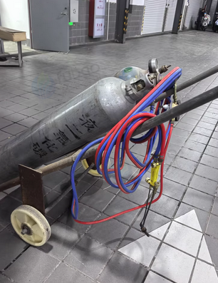 北京地区处理乙炔氧气气瓶一套、摩特MOTUL空油桶