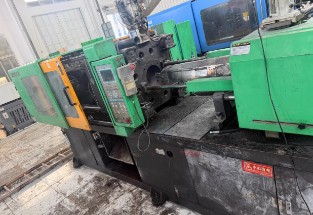 常州市地区工厂处理胜岳130T注塑机1台、120T胜岳注塑机1台