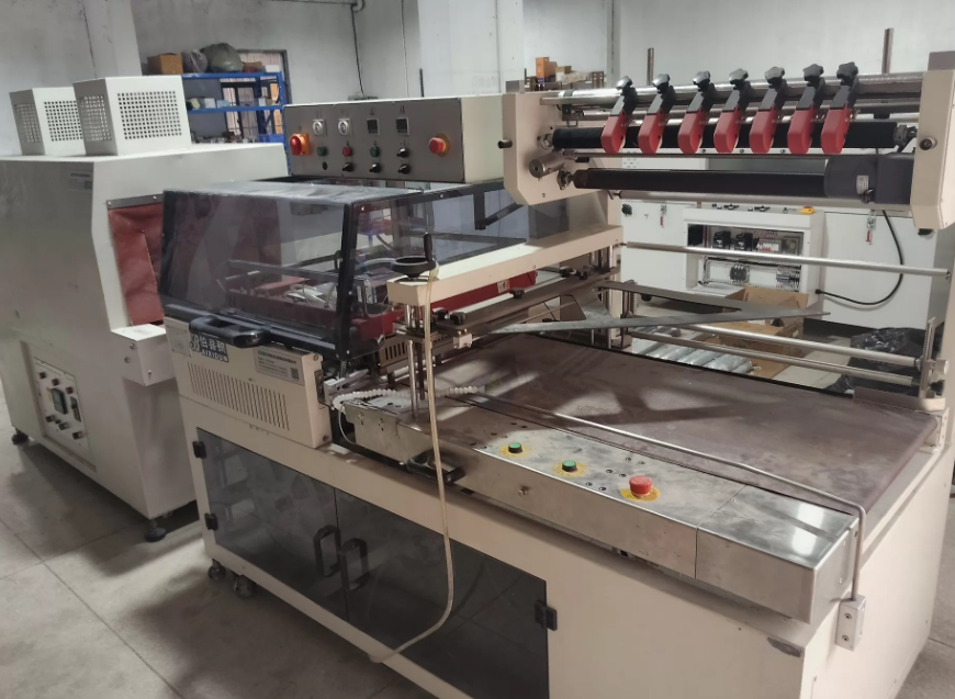 深圳地区工厂处理大尺寸L型封切机一套