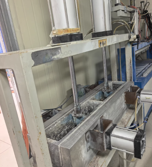 海口市地区工厂处理树脂瓦配件设备5台