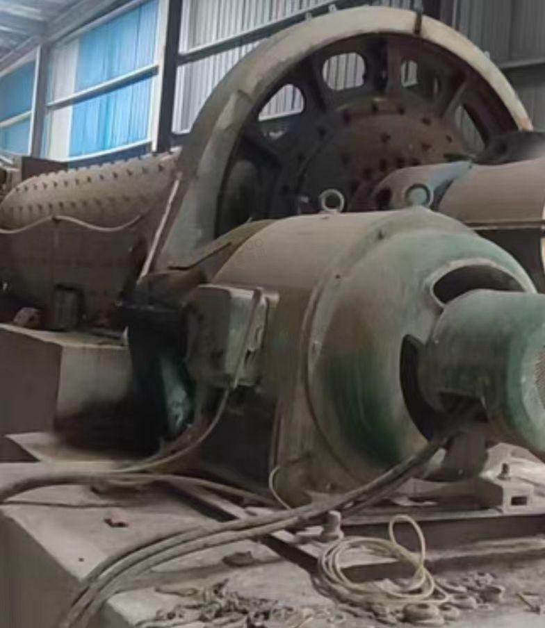 安庆市地区停产处理蒸压釜、全自动切割机、 配料系统、搅拌系统、模具、行车、摆渡车等加气块砖生产设备