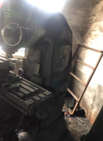 青岛市地区工厂处理X5032型立式升降台铣床