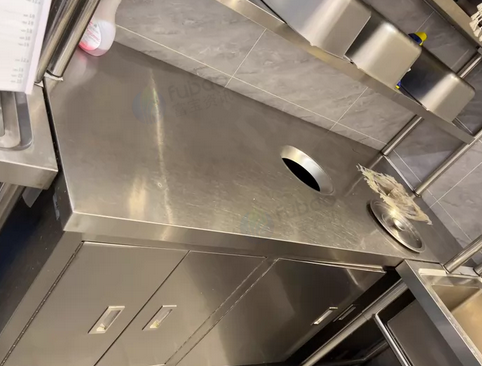 上海地区餐厅处理1批制冰机、消毒柜、保温台等设备