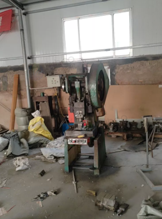 潍坊市地区工厂处理4台冲床