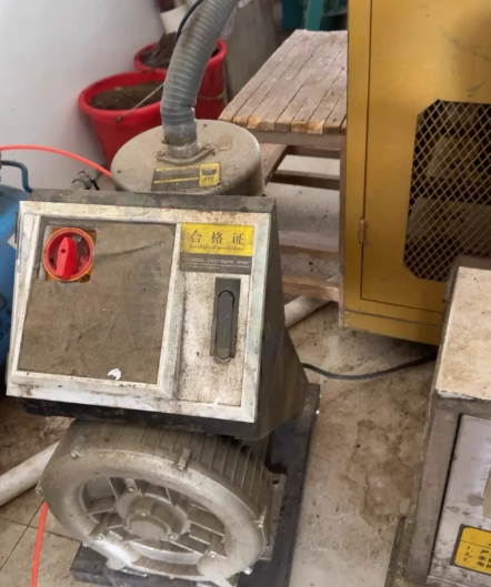 安顺市地区处理榨油机全套设备、电炒锅联川青江150型、螺旋上料机、离心式滤油机等