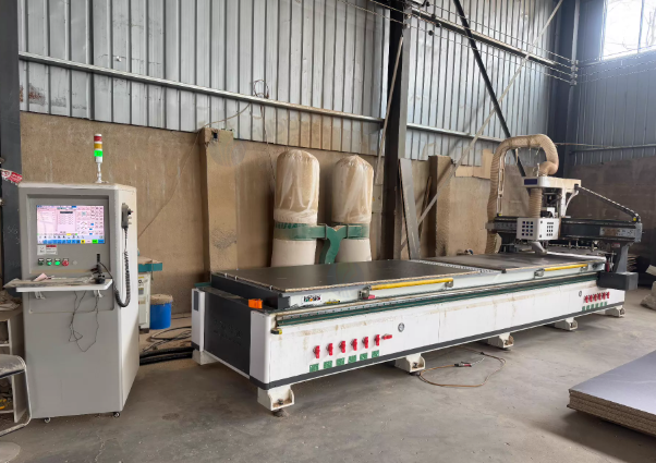 宿迁市地区工厂处理板式家具设备一套