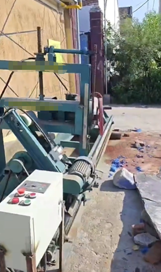 济南市地区处理两米圆木车床机器、开槽机