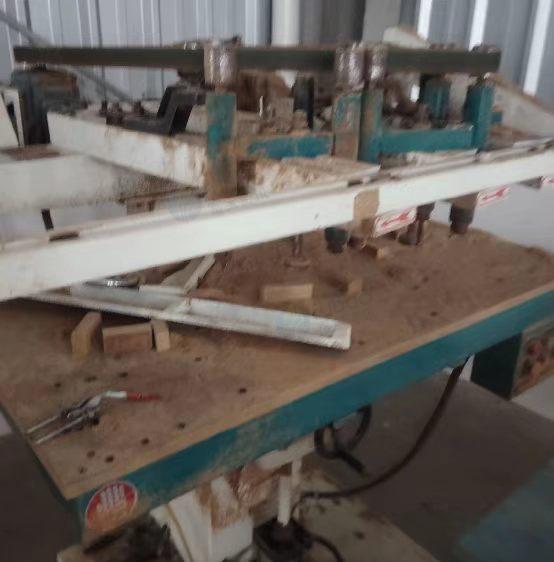 淮南市地区处理两台打孔机、开料机