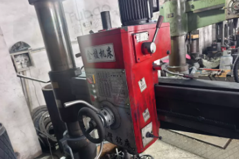 淄博市地区工厂处理云南CY-K6150B数控车床 3040×1300摇臂钻床