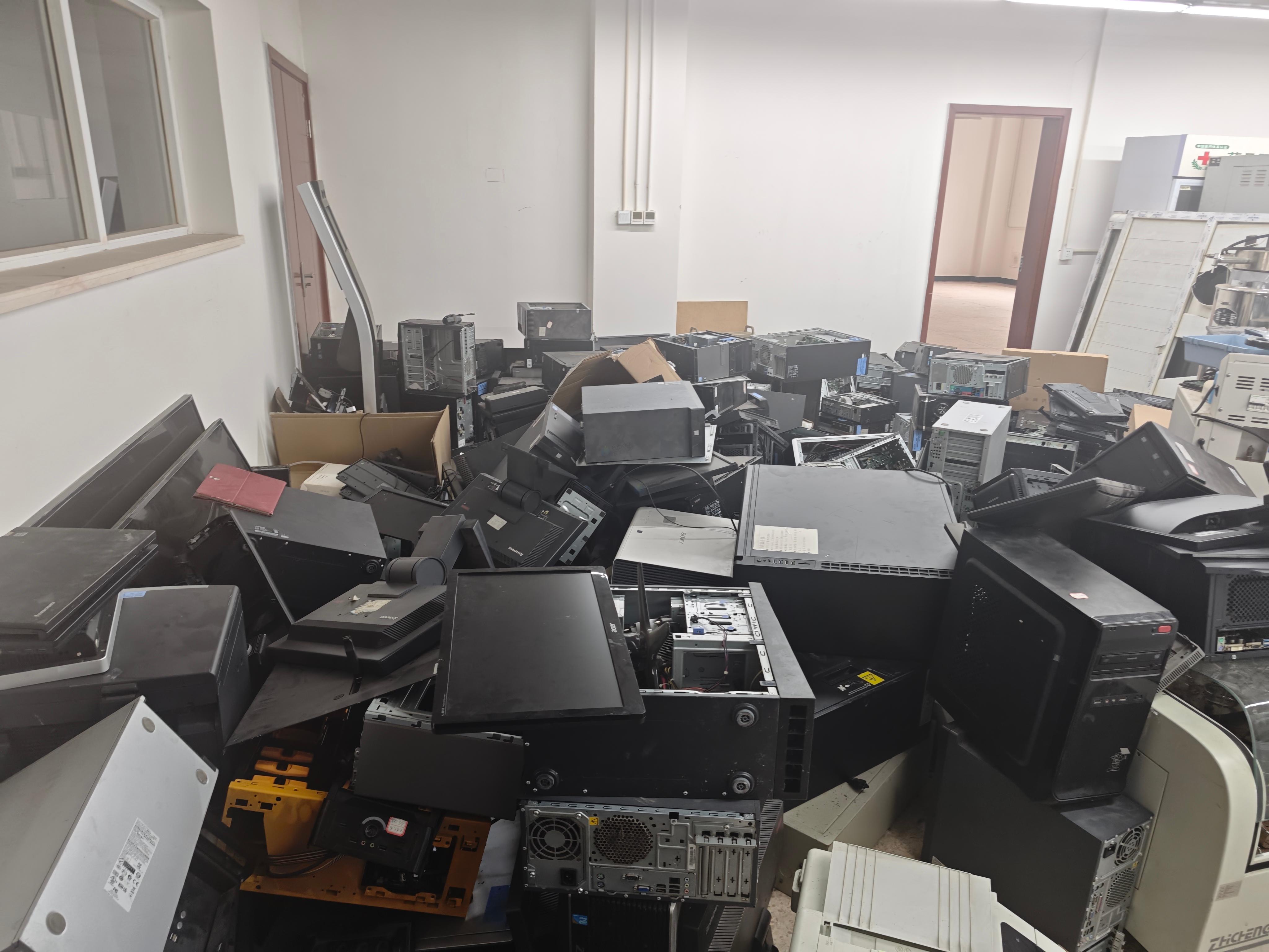 4月15日重庆北碚区研究院电子设备及家具等废旧物资一批转让公告