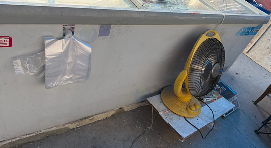 嘉峪关市地区处理两台冷藏展示柜、奥克斯冷风机