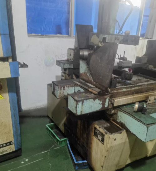 苏州市地区工厂处理850加工中心1台、400中走丝机1台