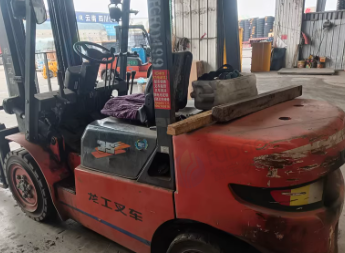 潍坊市地区工厂处理17年龙工3.5吨叉车