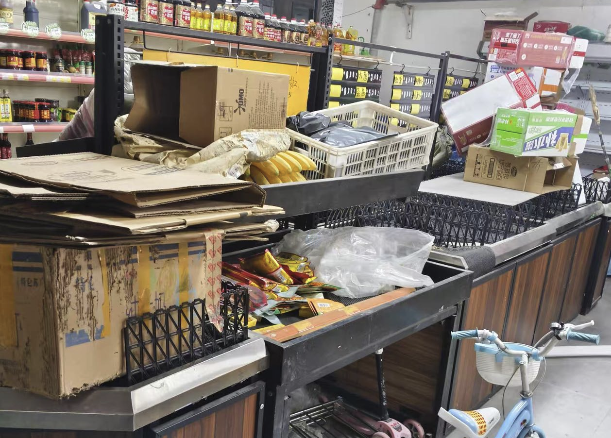 咸阳市地区处理菜架、散货岛柜、老式风幕柜