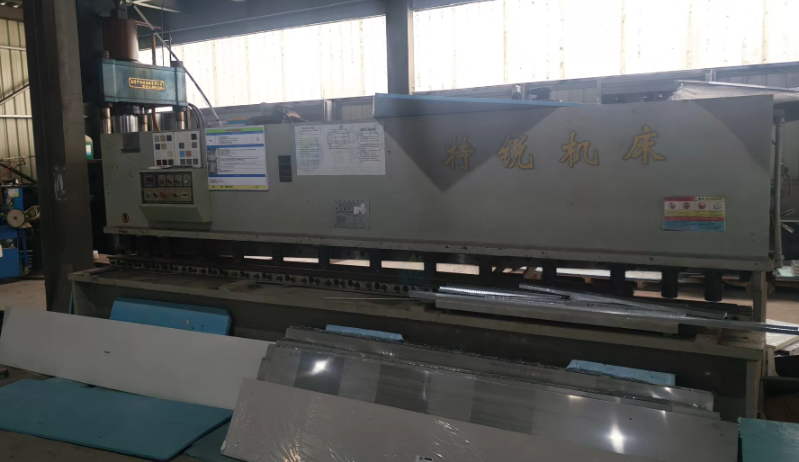 南通市地区工厂处理南通特锐QC12Y液压摆式剪板机