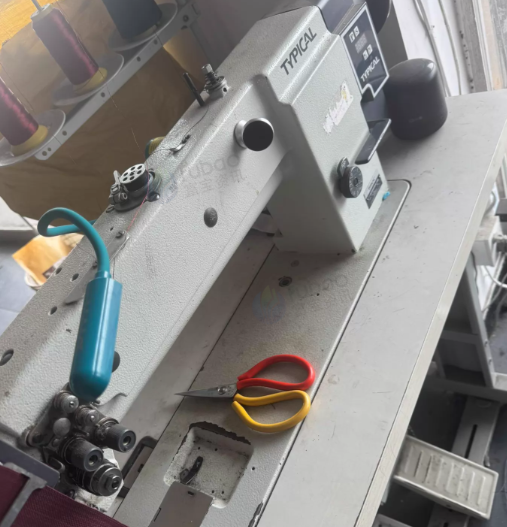 连云港市地区工厂处理1625振动刀裁皮机、标准牌拼接双针电脑机、双针电脑机、包边机等