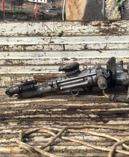 宣城地区处理空压机、三套劈裂机、两套风暴钻