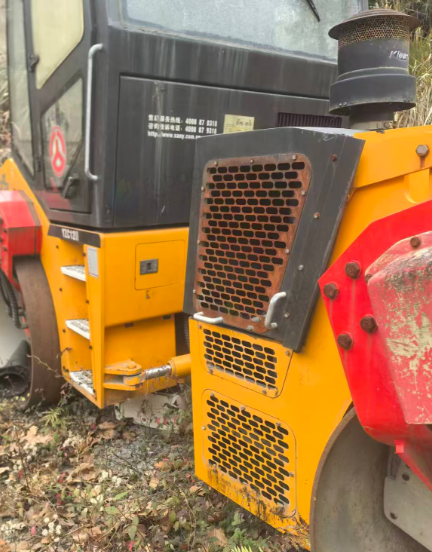 供应：2台压路机