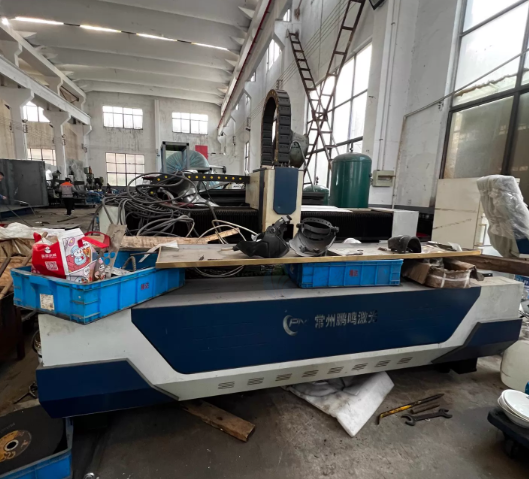 常州市地区工厂处理折弯机1台、激光切割机1台