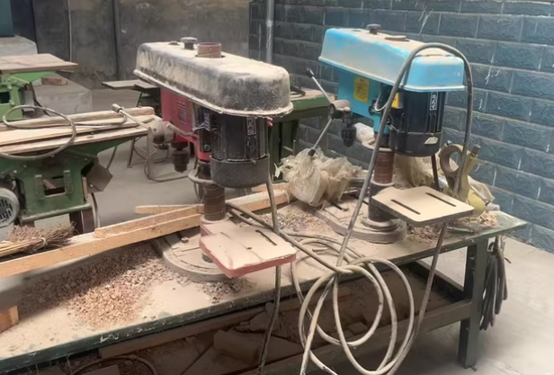 德阳市地区处理丝网印机器、木工设备、三台刨木机、两台台钻