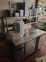 莆田市地区处理2个展示柜、货架、单孔水池