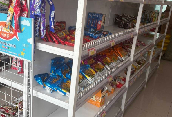 通辽市地区处理超市零食货架
