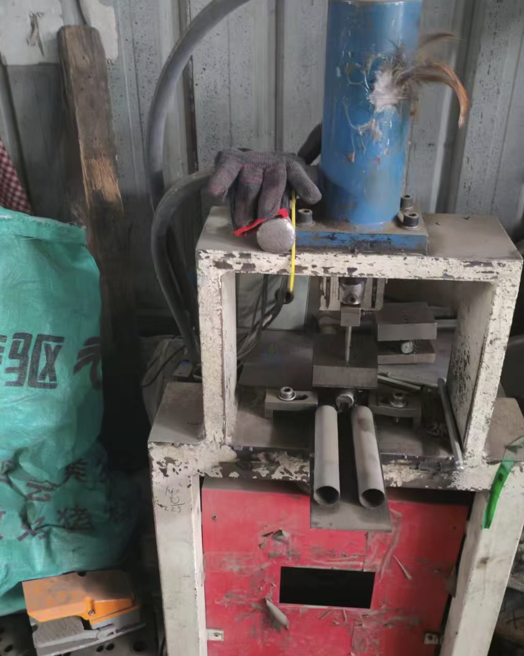 成都市地区处理缩管机、液压缸小冲机、焊机、液压空压机、数控切割机、铆钉机