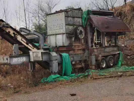 铜陵市地区石料厂处理破碎机带筛分机、2000平米钢结构厂房